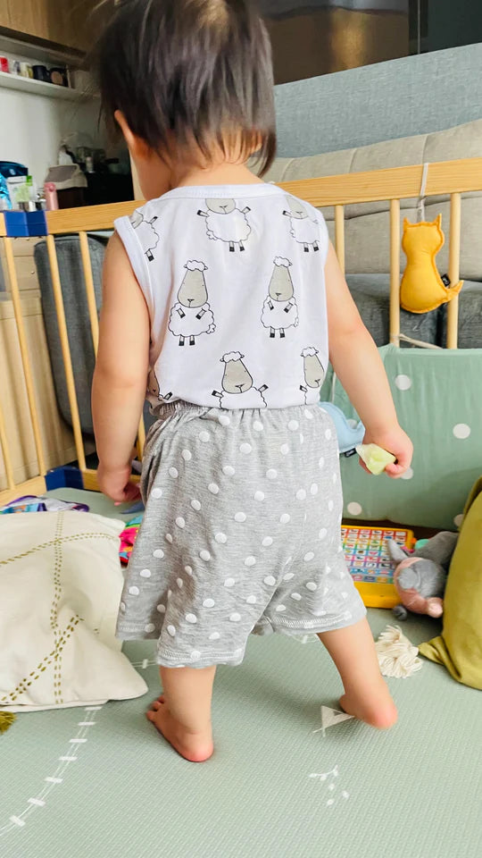 幼童灰色波點短褲